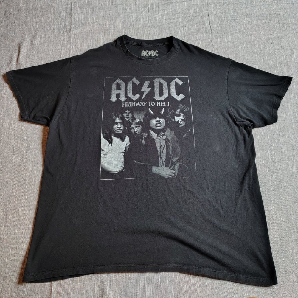 ACDC Highway To Hell Band Photo T-Shirt Size 2XL XXL Black‎ Angus Young